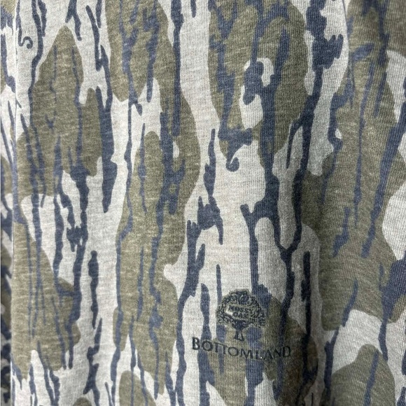 Carhartt + Bottomland Men's Green Camouflage long sleeve shirt - Picture 7 of 7